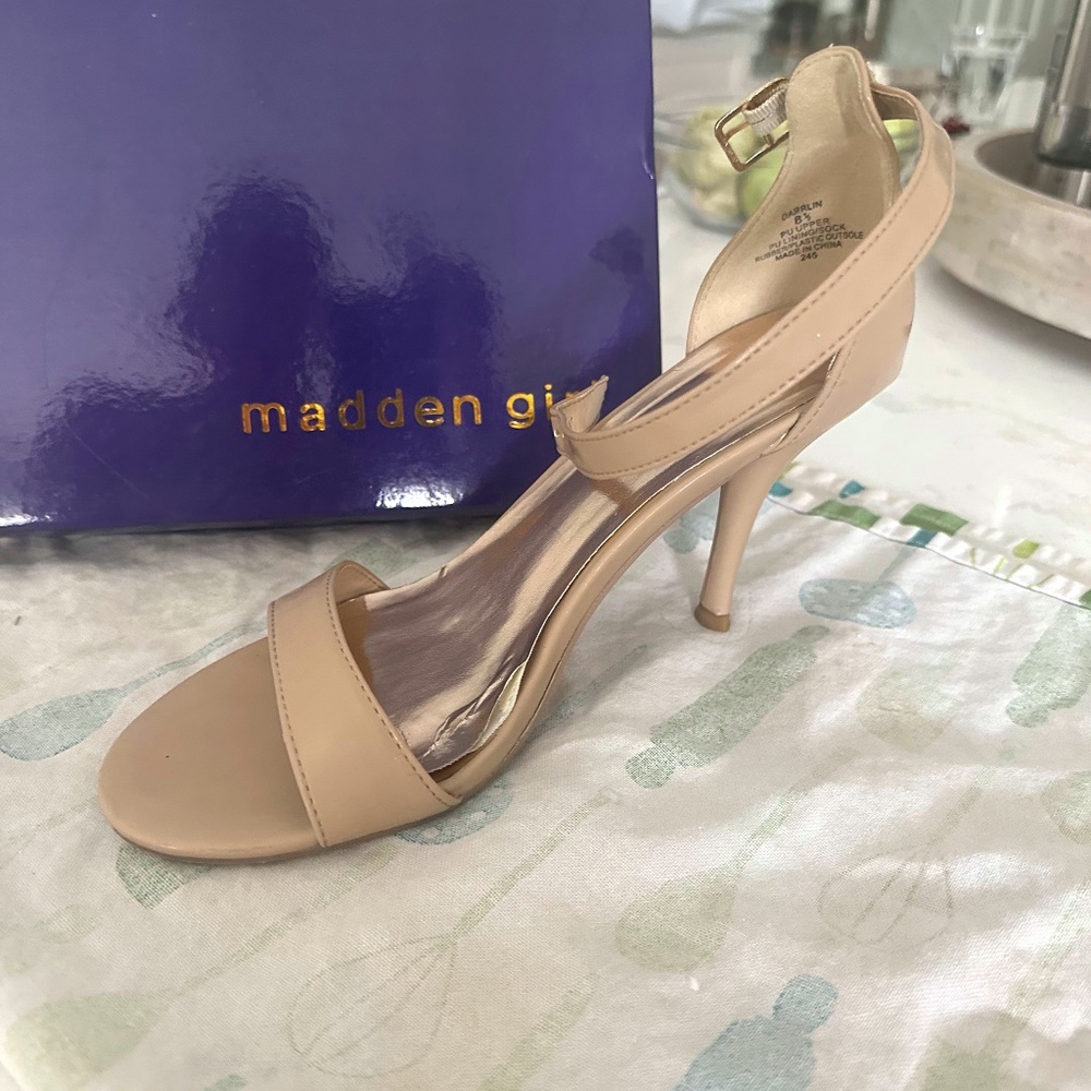 8.5 high-heeled sandal with ankle strap - tan - Madden Girl